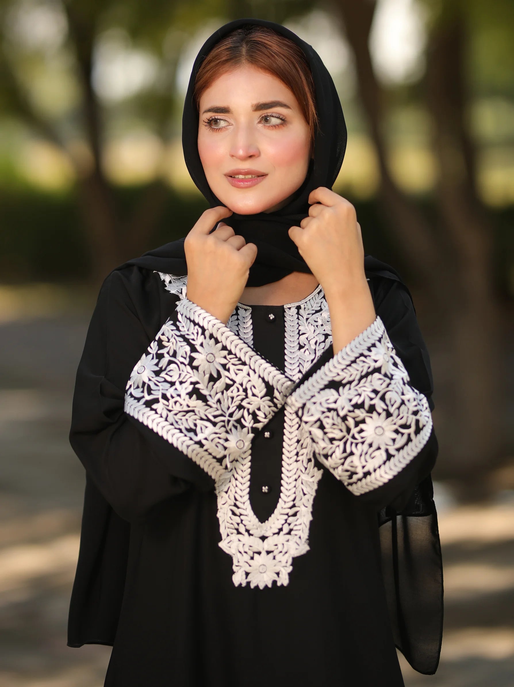 Lace on sale abaya uk